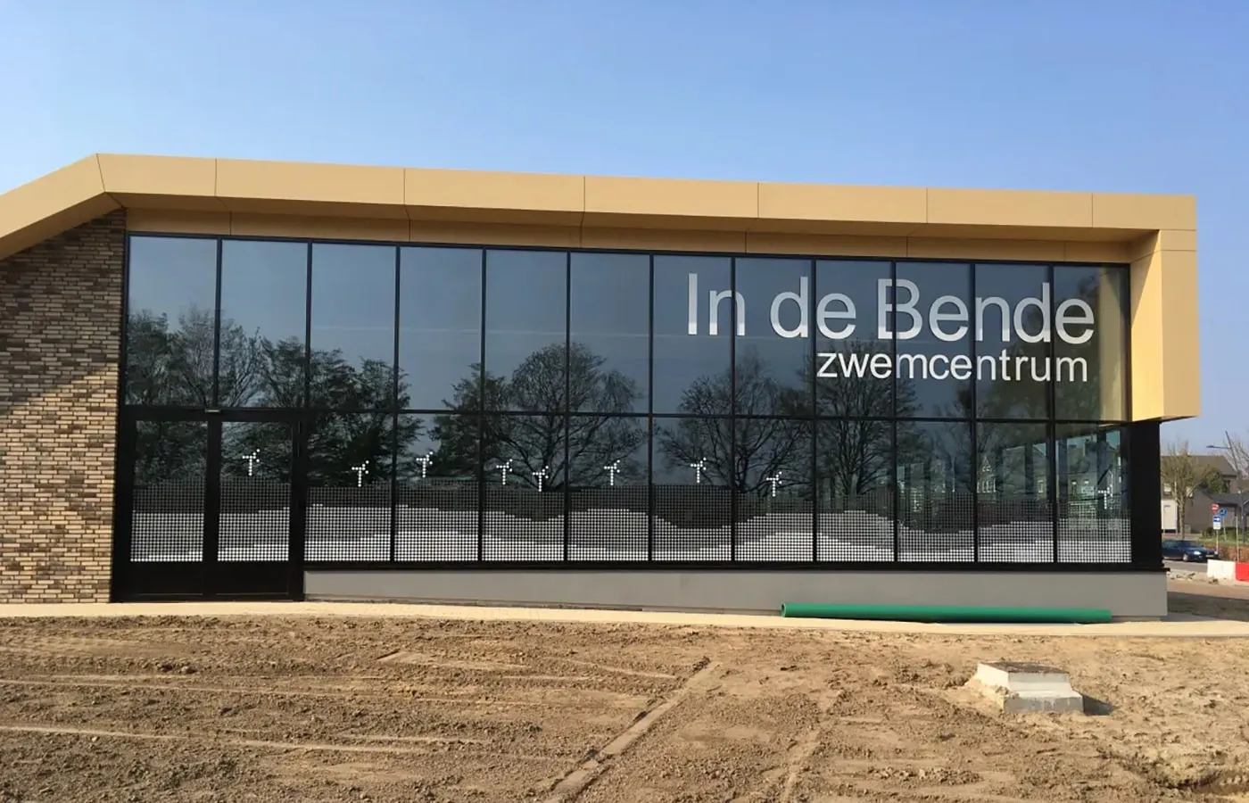 Zwembad in de bende