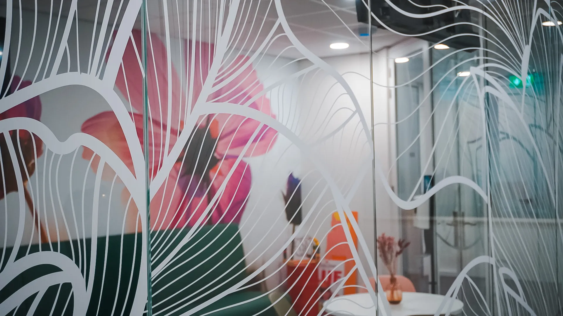 Raambelettering | Raamfolies